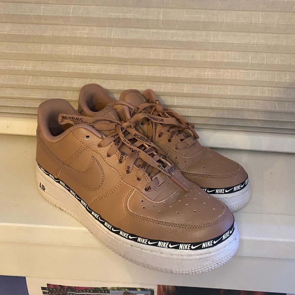 Women’s Air Force 1’s